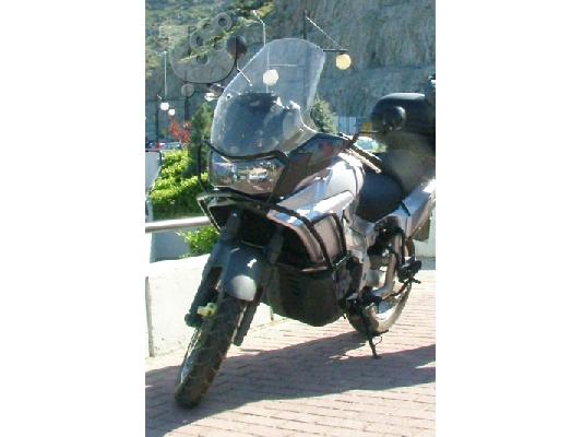 PoulaTo: APRILIA ETV 1000 CapoNord, Rally Raid '02